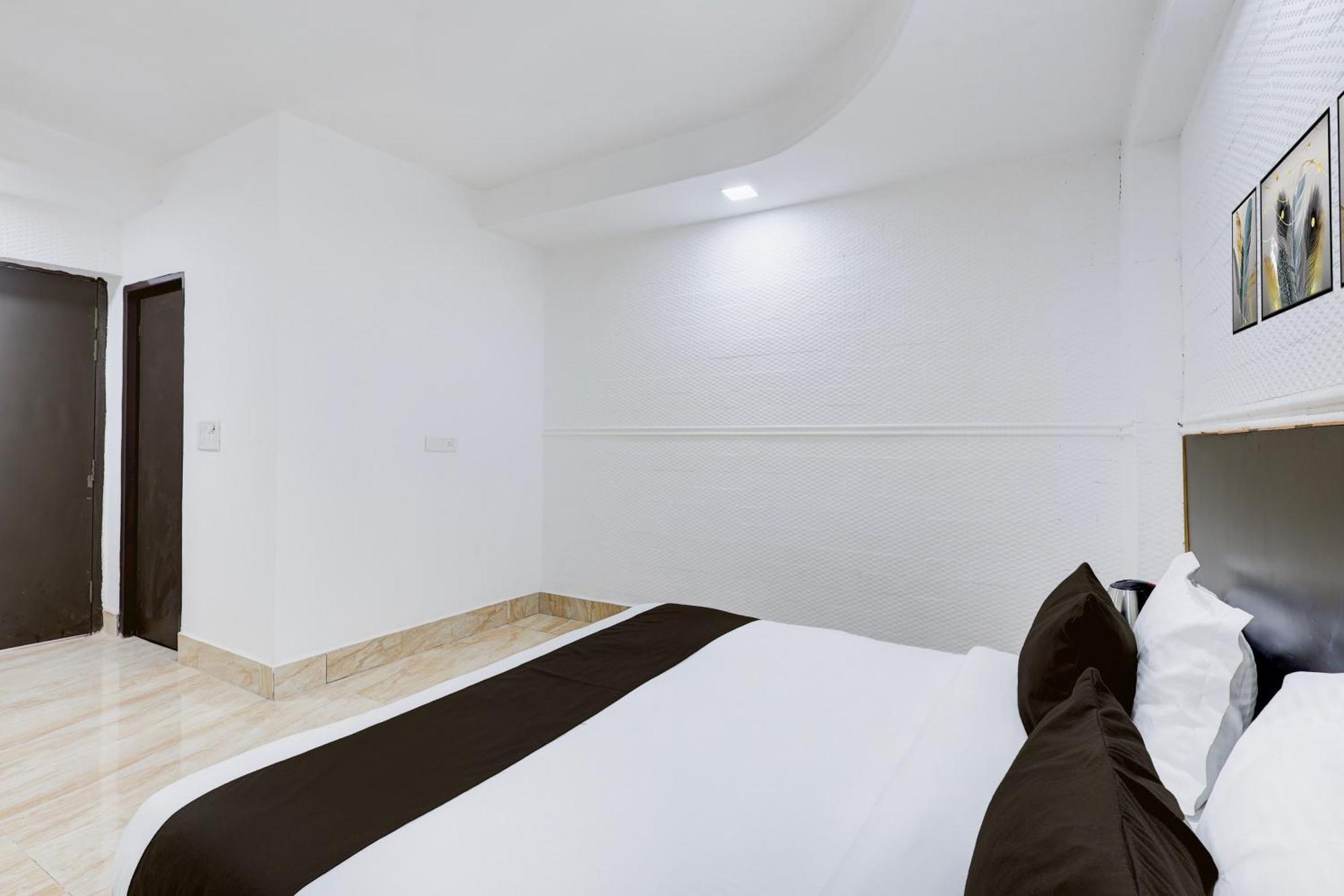 Hotel O Grand Heights New Delhi